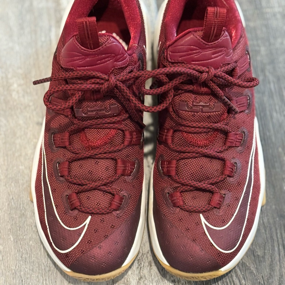 Lebron James 13, low red gum, size 9